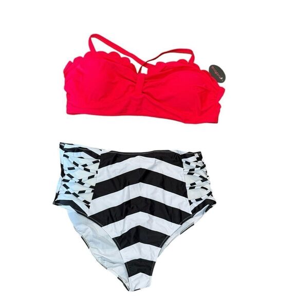 Avidlove Red and Black Bikini with Bold Contrast and Modern Style - Picture 7 of 8